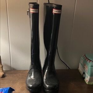 Hunter Glossy Black Knee-High Rain Boots
